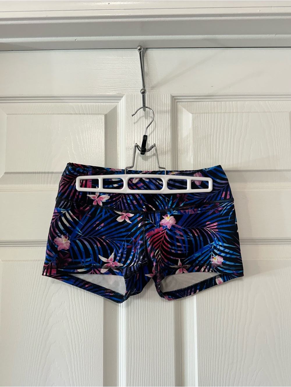 Fleo Tropical Print Shorty Shorts